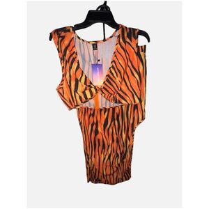 NWT- SHEIN- 2 piece set Orange and Black Tiger Print size XL